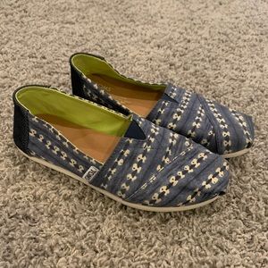 Tom’s Blue Denim Patterned Slip On